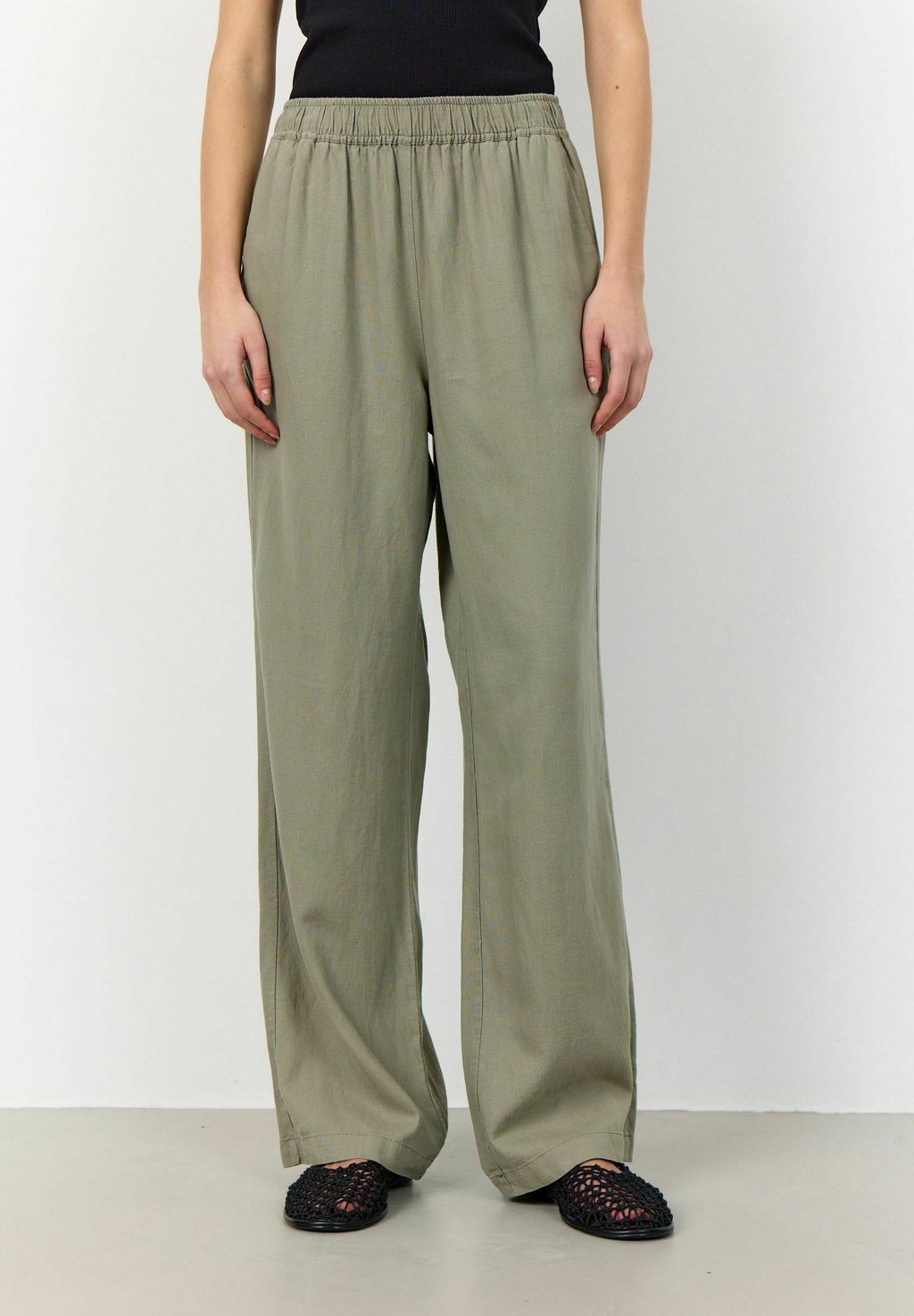 Брюки LR-NAJA 7 Levete Room, темно-зеленый
Брюки LR-NAJA 7 Levete Room, темно-зеленый