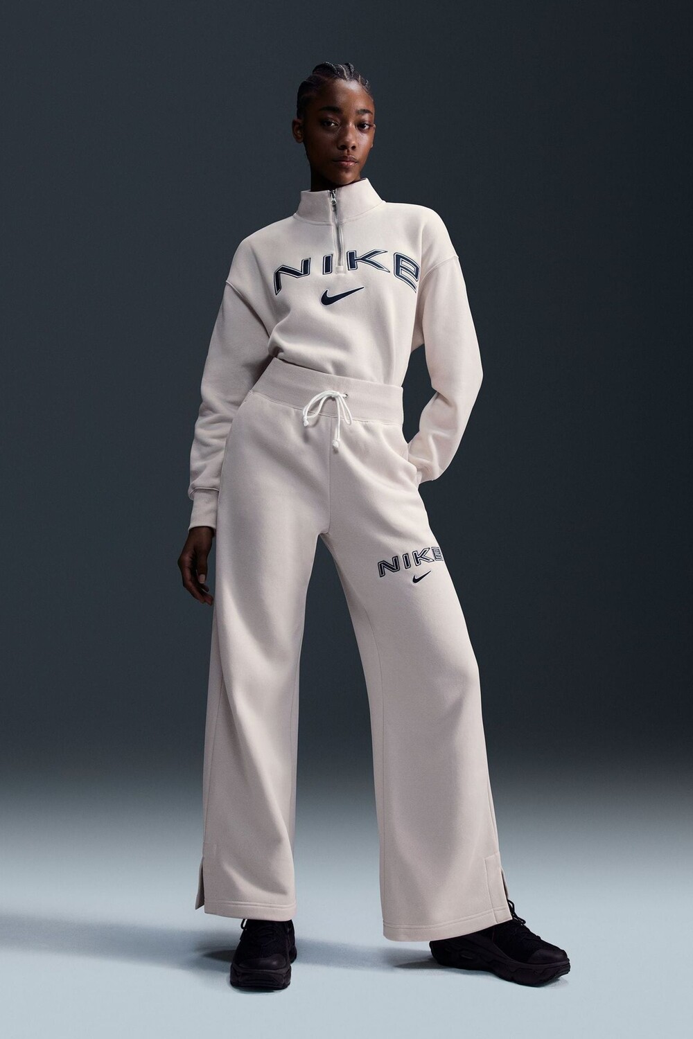 Толстовка Phoenix из флиса с логотипом oversize и застежкой молнией на четверть дюйма Nike, бежевый
Толстовка Phoenix из флиса с логотипом oversize и застежкой молнией на четверть дюйма Nike, бежевый