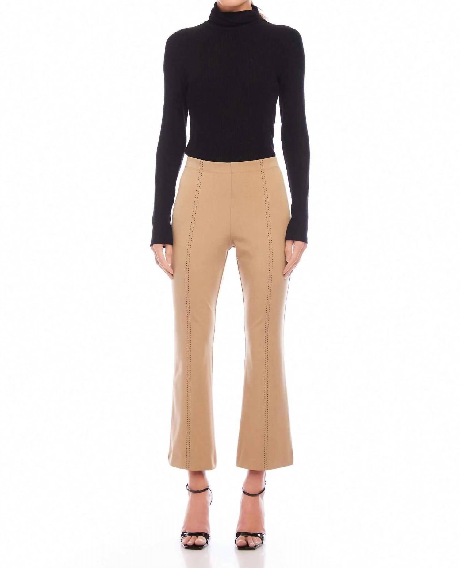 Сигурни брюки-сигареты с отстрочкой в верблюжьем цвете Fifteen Twenty, коричневый
Сигурни брюки-сигареты с отстрочкой в верблюжьем цвете Fifteen Twenty, коричневый