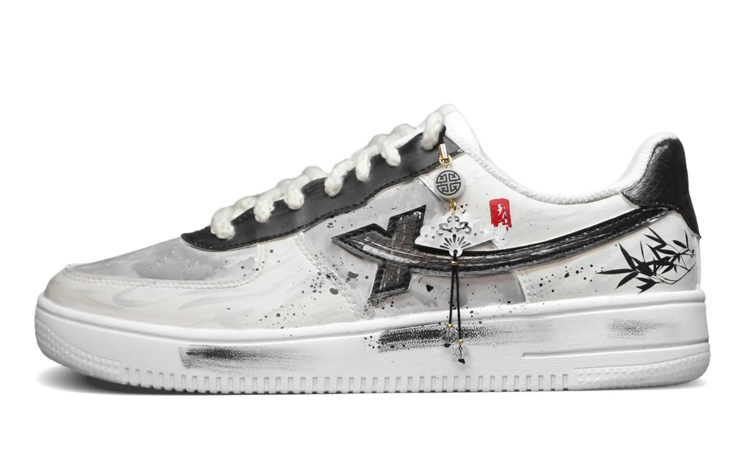 XTEP Кроссовки Air Force One противоскользящие износостойкие дышащие низкие для скейтбординга мужские бело-черные, цвет White Black
XTEP Кроссовки Air Force One противоскользящие износостойкие дышащие низкие для скейтбординга мужские бело-черные, цвет White Black