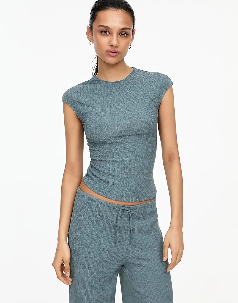 Креповый топ Pull&Bear средне-синего цвета
Креповый топ Pull&Bear средне-синего цвета