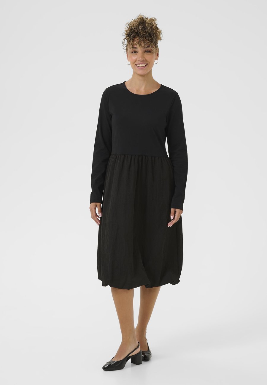 Платье Cream CRCAMMA DRESS, Pitch Black/Black
Платье Cream CRCAMMA DRESS, Pitch Black/Black
