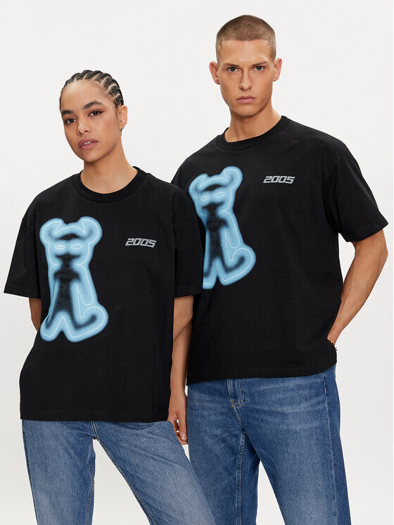 Футболка стандартного кроя 2005, черный
Футболка стандартного кроя 2005, черный