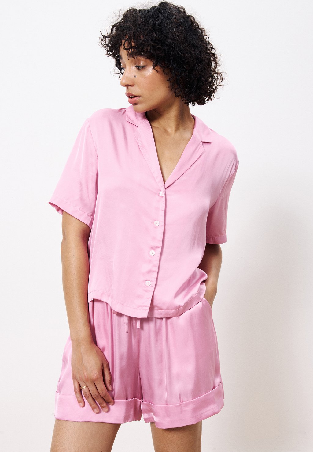 Блузка на пуговицах CHELLY FRNCH, розовый
Блузка на пуговицах CHELLY FRNCH, розовый