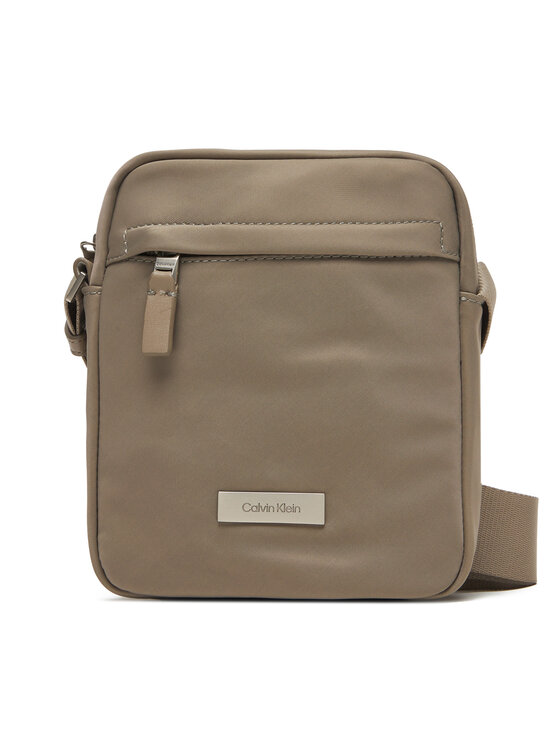 Сумка через плечо Sleek Reporter LV04D3180G Calvin Klein, бежевый
Сумка через плечо Sleek Reporter LV04D3180G Calvin Klein, бежевый