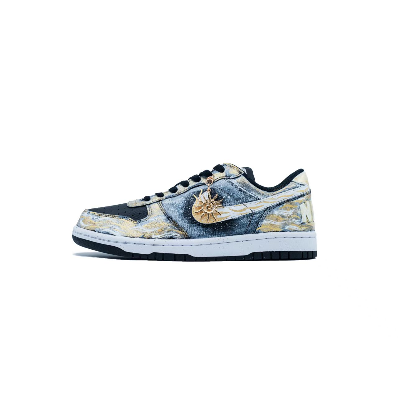 Nike Мужские низкие скейтборд-кроссовки Big Gilded Totem, износостойкие, дышащие, серо-золотые
Nike Мужские низкие скейтборд-кроссовки Big Gilded Totem, износостойкие, дышащие, серо-золотые