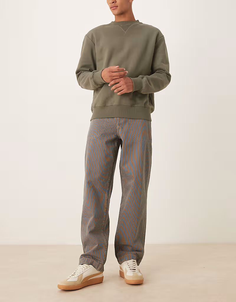 Джинсы свободного кроя с полосками из орехового дерева темно-синего и коричневого цветов Asos Design
Джинсы свободного кроя с полосками из орехового дерева темно-синего и коричневого цветов Asos Design