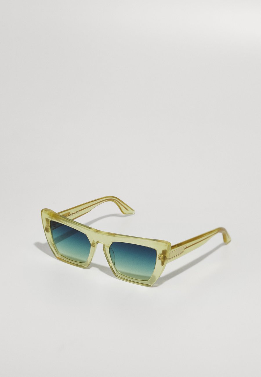 Солнцезащитные очки GCDS UNISEX, Shiny Yellow/Gradient Green/Yellow
Солнцезащитные очки GCDS UNISEX, Shiny Yellow/Gradient Green/Yellow