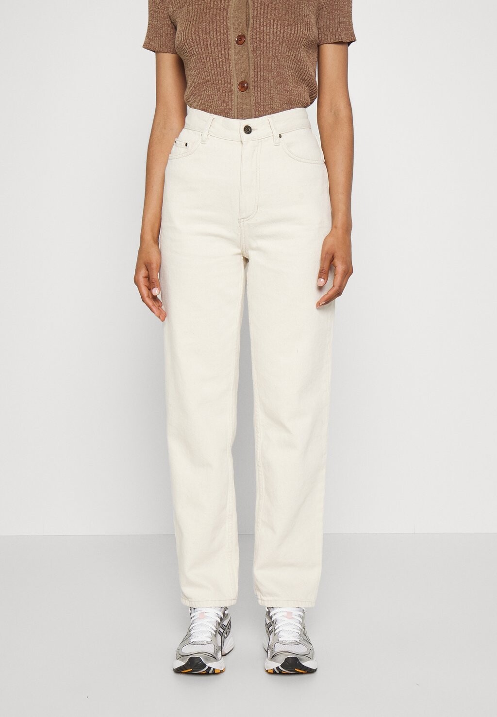 Джинсы прямого кроя American Vintage
Джинсы прямого кроя American Vintage