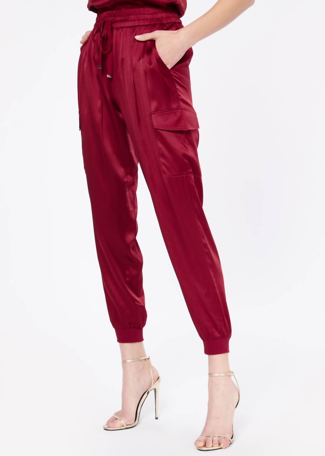 Брюки Elsie в цвете глинтвейн Cami NYC, Mulled Wine
Брюки Elsie в цвете глинтвейн Cami NYC, Mulled Wine