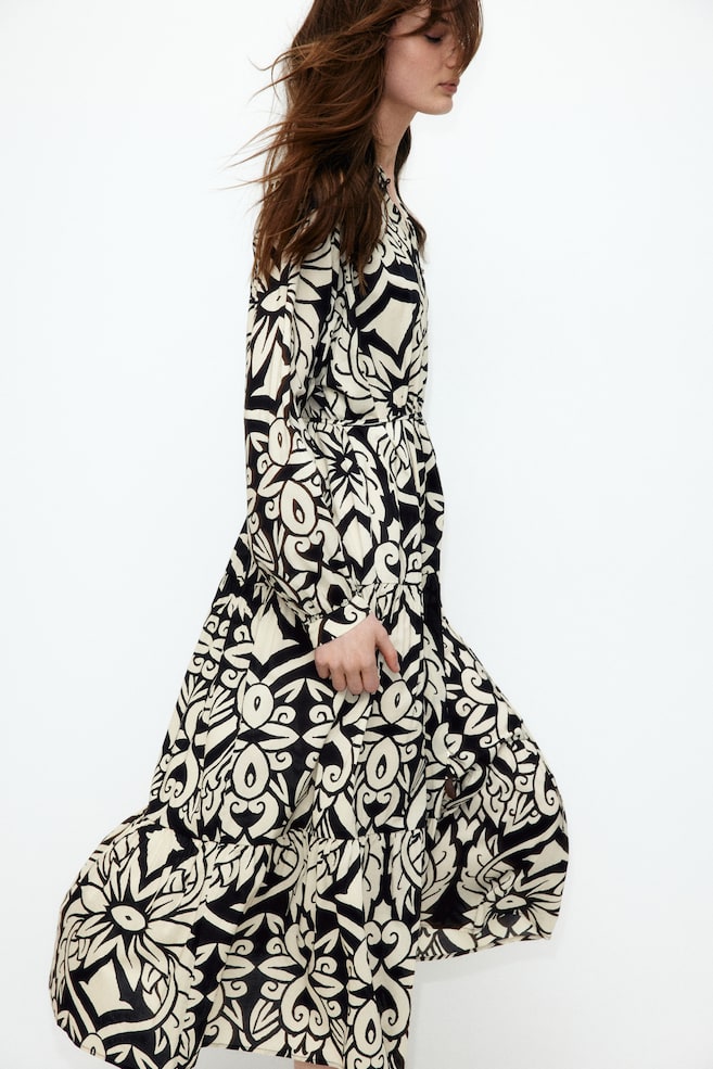 Платье макси с многоярусной юбкой H&M, мультиколор
Платье макси с многоярусной юбкой H&M, мультиколор