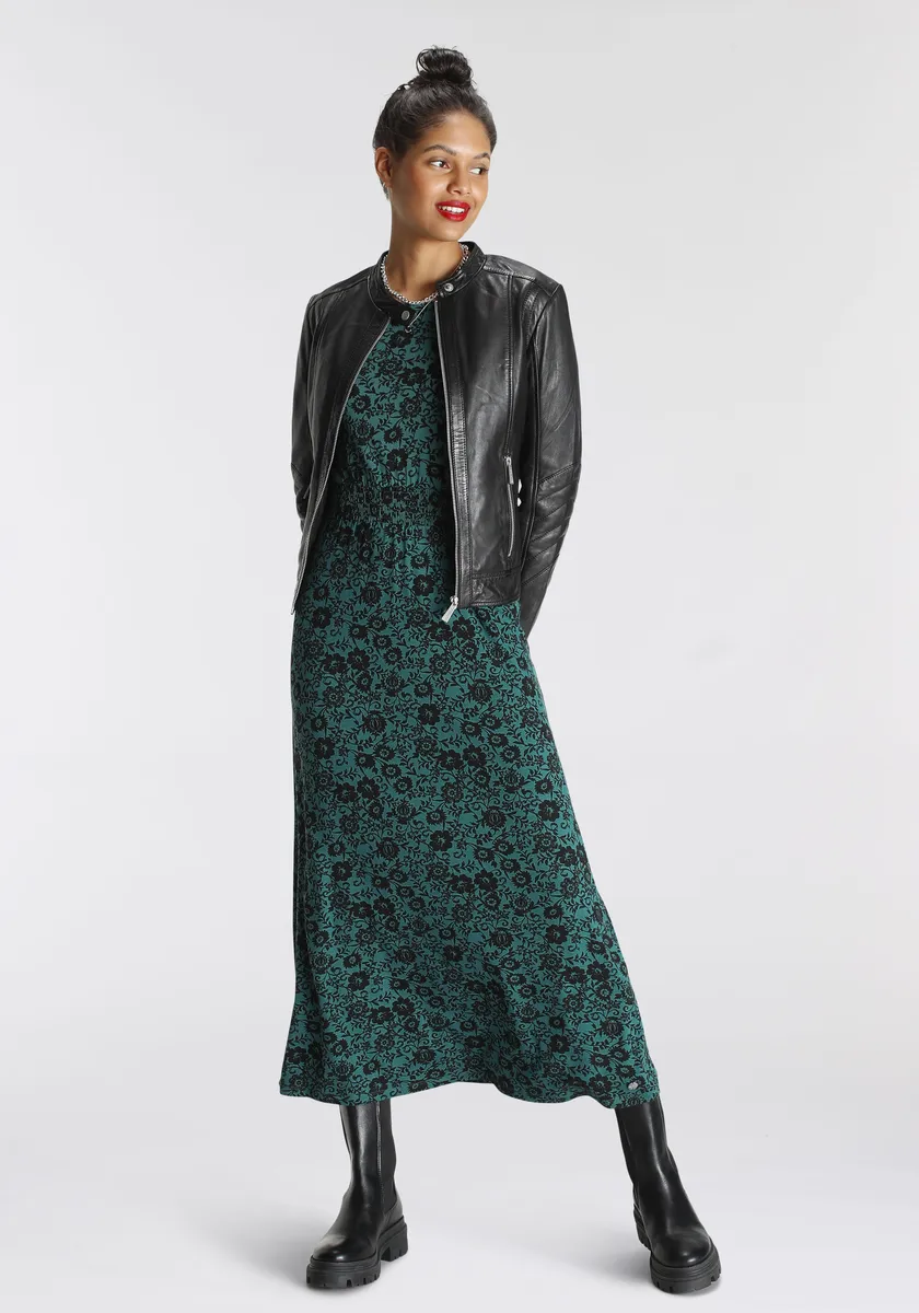 Платье макси Tamaris с присборенными рукавами, черный
Платье макси Tamaris с присборенными рукавами, черный