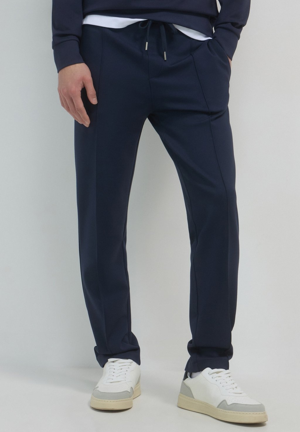 Спортивные брюки MILANO Calliope, темно-синий
Спортивные брюки MILANO Calliope, темно-синий