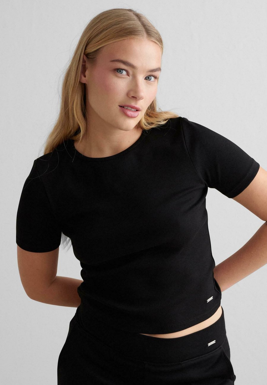 Футболка aim’n SHORT SLEEVE, Black, Черный, Футболка aim’n SHORT SLEEVE, Black
Футболка aim’n SHORT SLEEVE, Black, Черный, Футболка aim’n SHORT SLEEVE, Black
