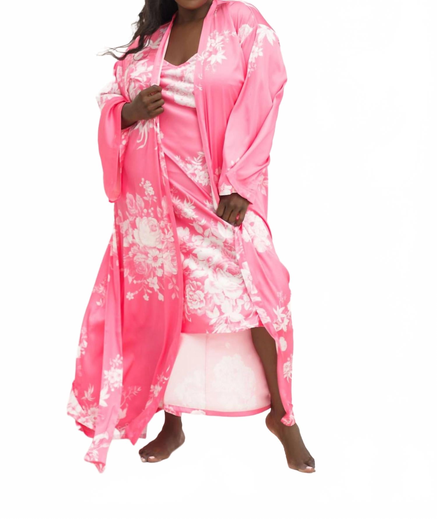 Цветочный макси-халат плюс размера в розовом и белом ISAYES
Цветочный макси-халат плюс размера в розовом и белом ISAYES