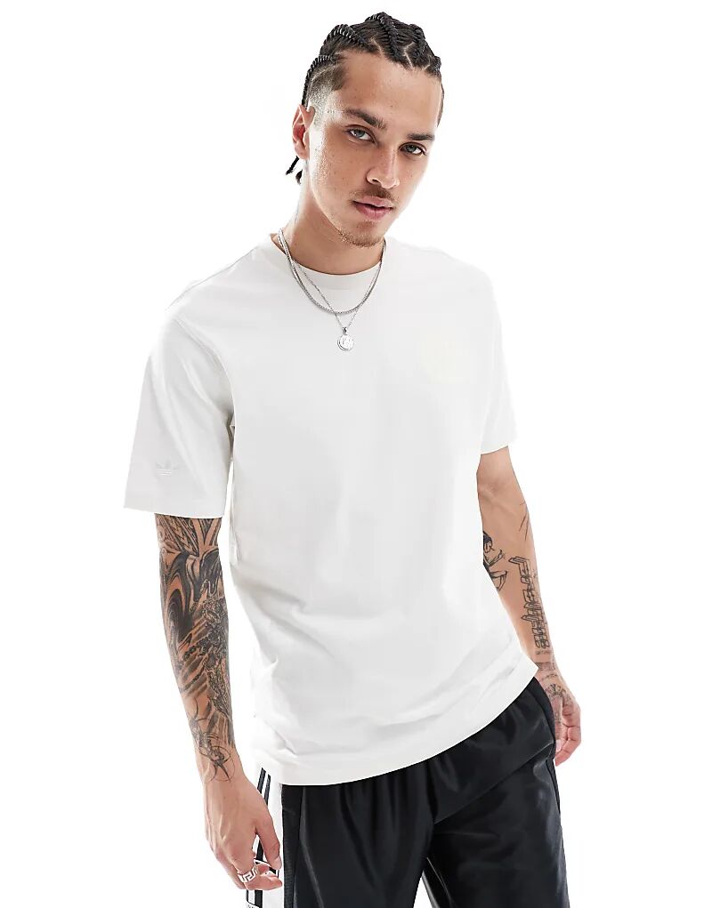 Юбилейная футболка adidas Originals Germany в цвете «облачно-белый», Белый, Юбилейная футболка adidas Originals Germany в цвете «облачно-белый»
Юбилейная футболка adidas Originals Germany в цвете «облачно-белый», Белый, Юбилейная футболка adidas Originals Germany в цвете «облачно-белый»