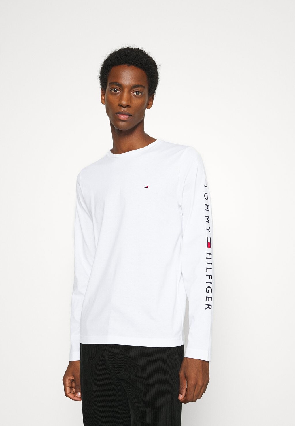 Футболка с длинными рукавами LOGO LONG SLEEVE TEE Tommy Hilfiger, белая, Белый, Футболка с длинными рукавами LOGO LONG SLEEVE TEE Tommy Hilfiger, белая
Футболка с длинными рукавами LOGO LONG SLEEVE TEE Tommy Hilfiger, белая, Белый, Футболка с длинными рукавами LOGO LONG SLEEVE TEE Tommy Hilfiger, белая