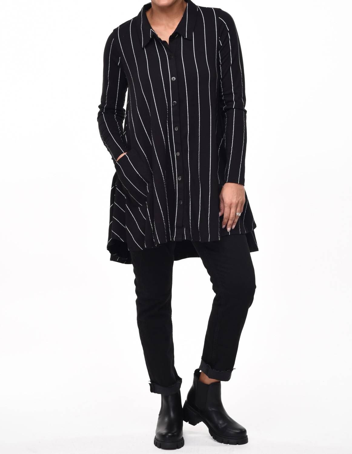 Лаурен блузка-платье в черную полоску Metro Tulip Clothing
Лаурен блузка-платье в черную полоску Metro Tulip Clothing