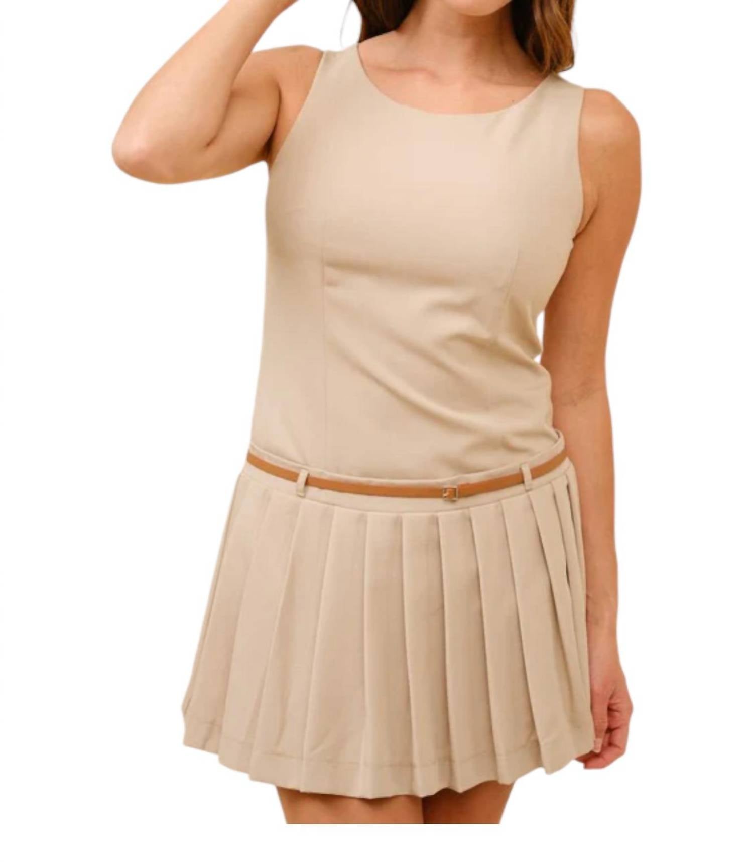 Платье-плиссе Feel The Flutter цвета хаки Tea & Cup
Платье-плиссе Feel The Flutter цвета хаки Tea & Cup