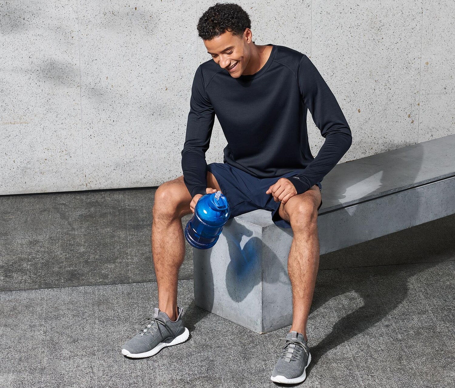 Лонгслив мужской Tchibo спортивный, темно-синий
Лонгслив мужской Tchibo спортивный, темно-синий