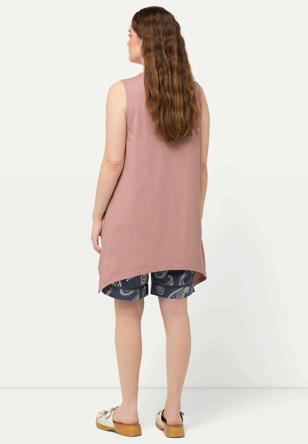 Топ LINE PUNTZOOM V-HALS MOUWLOOS Ulla Popken, сиреневый
Топ LINE PUNTZOOM V-HALS MOUWLOOS Ulla Popken, сиреневый