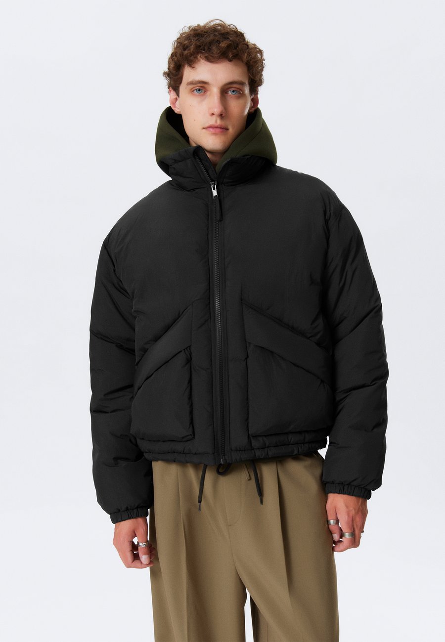 Куртка Weekday PADDED JACKET, Black Dark/Black
Куртка Weekday PADDED JACKET, Black Dark/Black