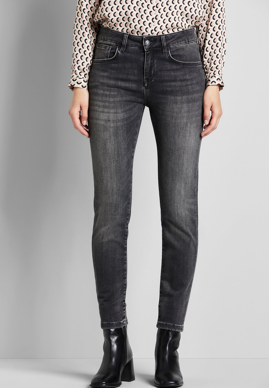 Джинсы облегающего кроя bugatti 
Джинсы облегающего кроя bugatti