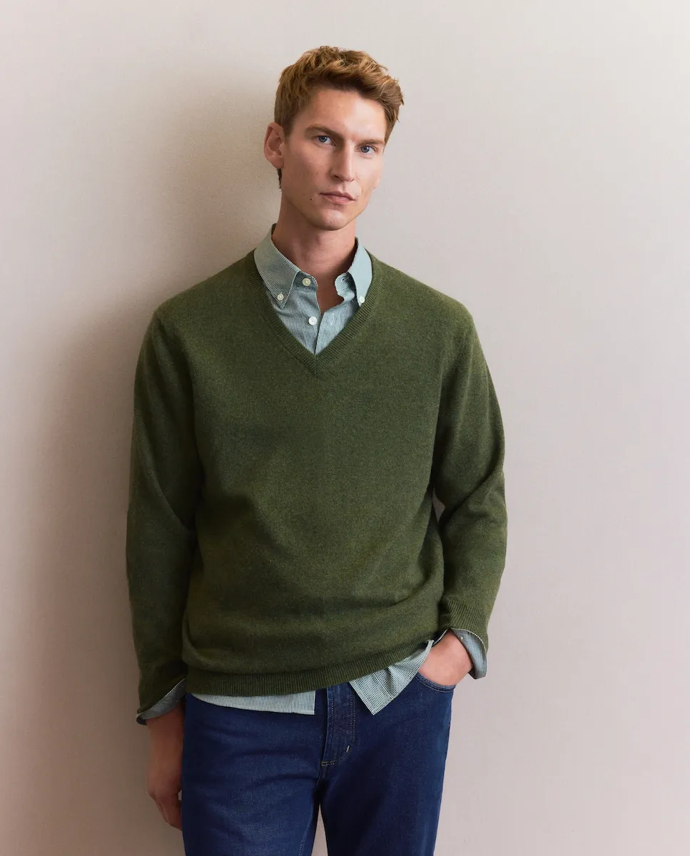 Мужской джемпер с V-образным вырезом, однотонный, из кашемира Emidio Tucci, хаки
Мужской джемпер с V-образным вырезом, однотонный, из кашемира Emidio Tucci, хаки