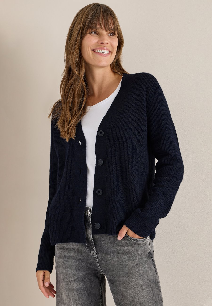 Кардиган Cecil Cardigan, Blau/Dark Blue
Кардиган Cecil Cardigan, Blau/Dark Blue