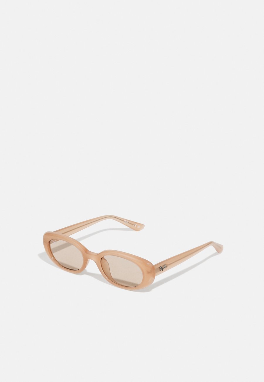 Солнцезащитные очки Ray-Ban UNISEX, Opal Beige/Beige
Солнцезащитные очки Ray-Ban UNISEX, Opal Beige/Beige