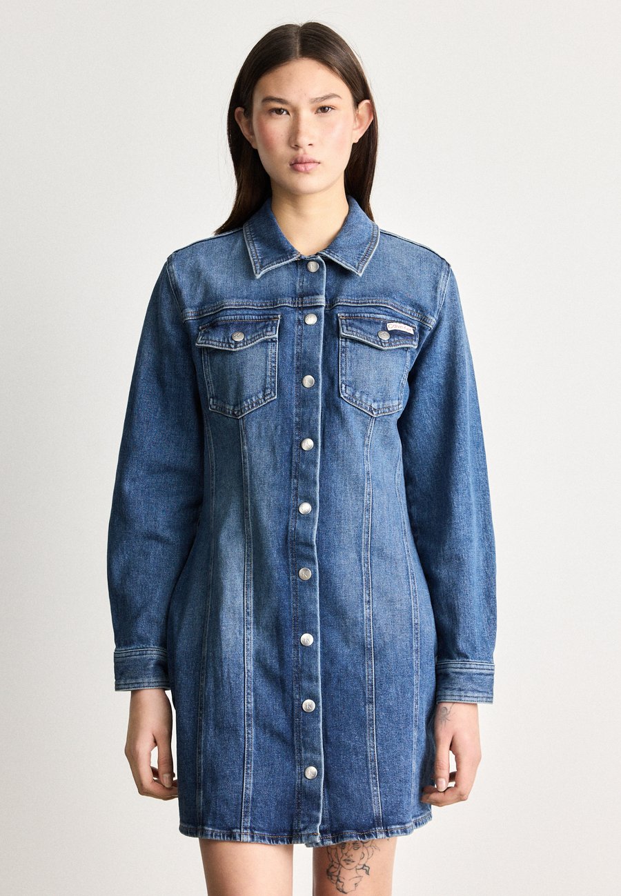 Платье Calvin Klein Jeans MINI DRESS , Cold Springs/Blue Denim
Платье Calvin Klein Jeans MINI DRESS , Cold Springs/Blue Denim