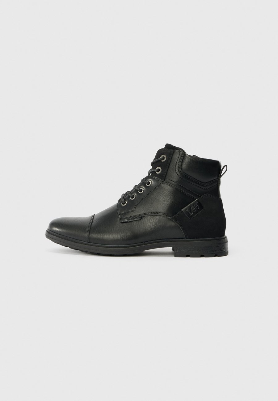 Ботинки Lee TRISTAN MEN MID, Triple Black/Black
Ботинки Lee TRISTAN MEN MID, Triple Black/Black