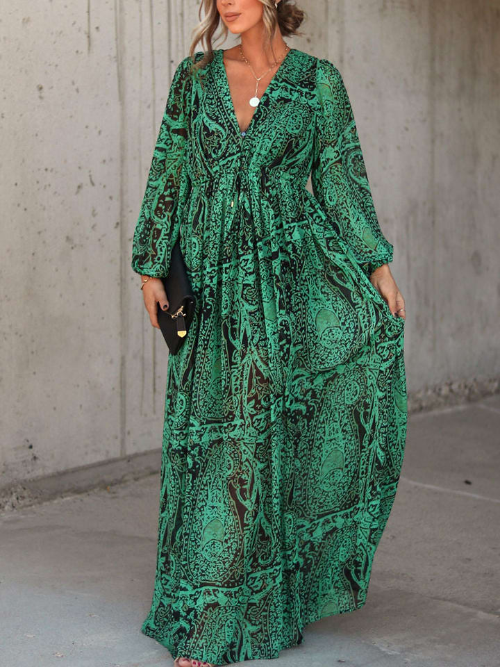 Длинное платье Milan Kiss
Длинное платье Milan Kiss