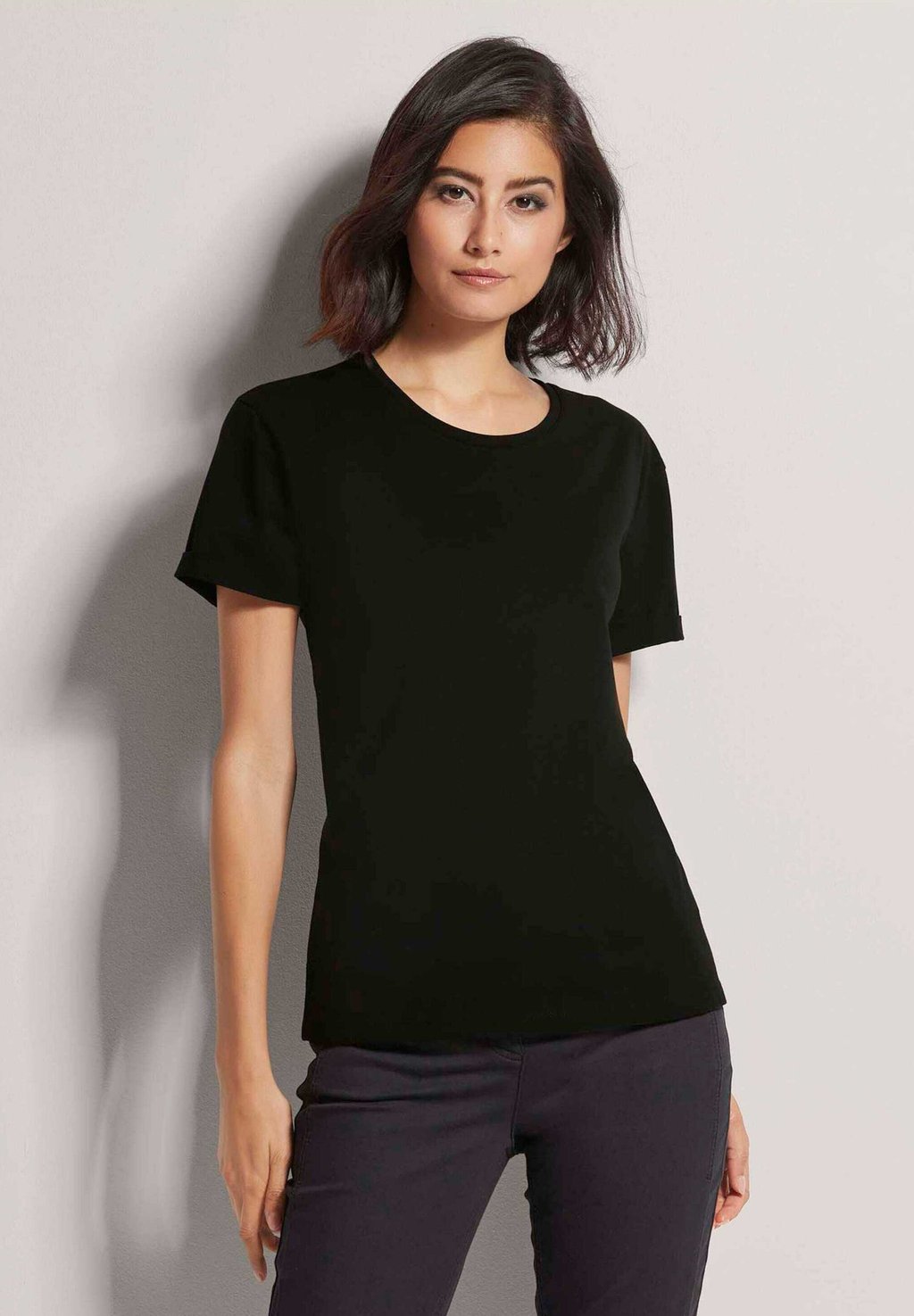 Базовая футболка RUNDHALS MADELEINE, черный
Базовая футболка RUNDHALS MADELEINE, черный
