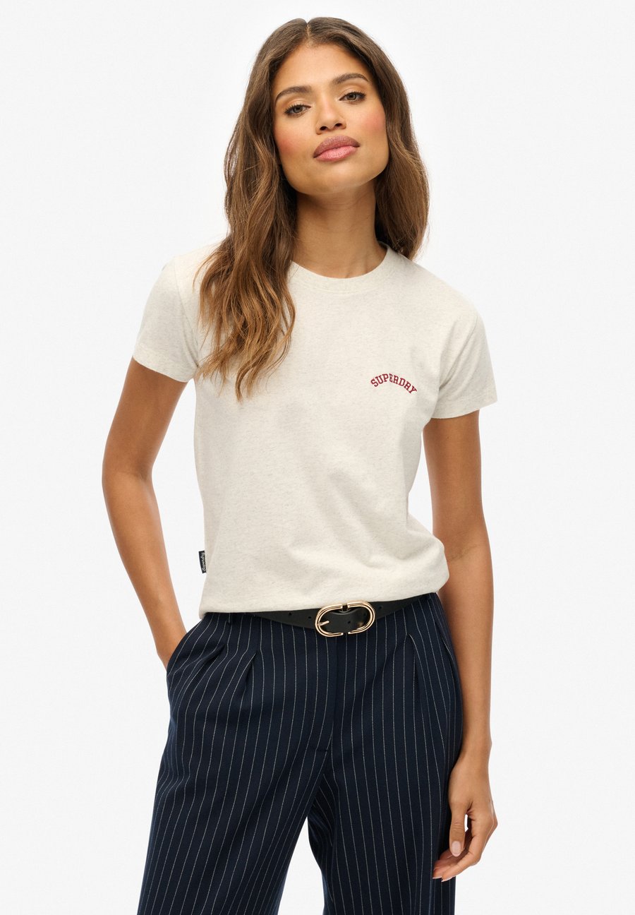 Футболка Superdry & Co ESSENTIAL LOGO, Vintage White Marl/White, Белый, Футболка Superdry & Co ESSENTIAL LOGO, Vintage White Marl/White
Футболка Superdry & Co ESSENTIAL LOGO, Vintage White Marl/White, Белый, Футболка Superdry & Co ESSENTIAL LOGO, Vintage White Marl/White