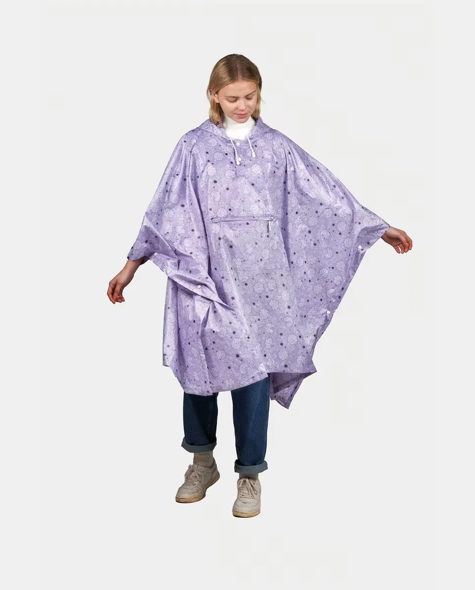 Складное водонепроницаемое пончо из переработанной ткани с фантазийным принтом сиреневого цвета Bisetti, Фиолетовый, Складное водонепроницаемое пончо из переработанной ткани с фантазийным принтом сиреневого цвета Bisetti
Складное водонепроницаемое пончо из переработанной ткани с фантазийным принтом сиреневого цвета Bisetti, Фиолетовый, Складное водонепроницаемое пончо из переработанной ткани с фантазийным принтом сиреневого цвета Bisetti