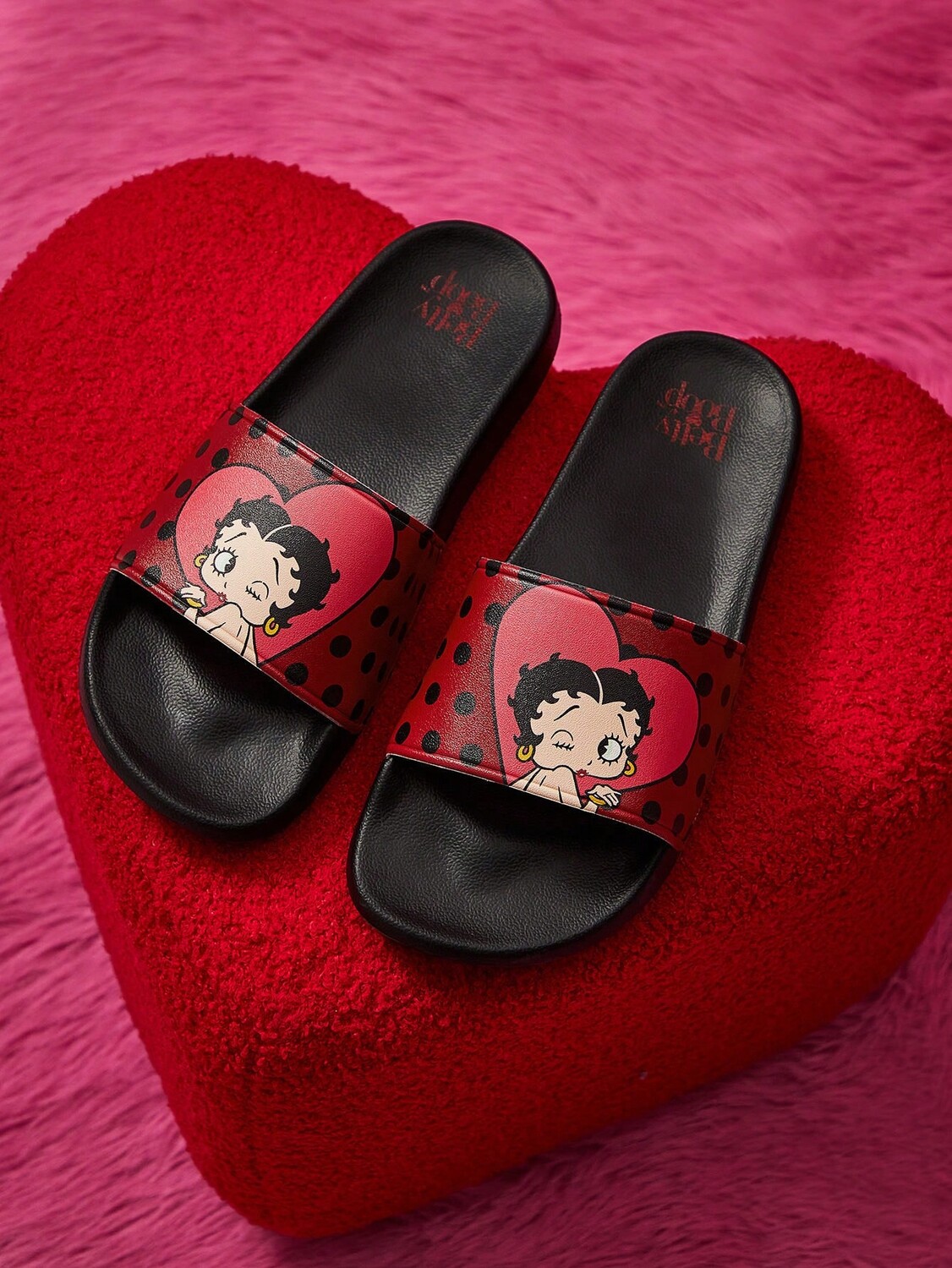 Женские шлепанцы, легкие, для Рождества в помещении или на улице Betty Boop X Shein, мультиколор
Женские шлепанцы, легкие, для Рождества в помещении или на улице Betty Boop X Shein, мультиколор