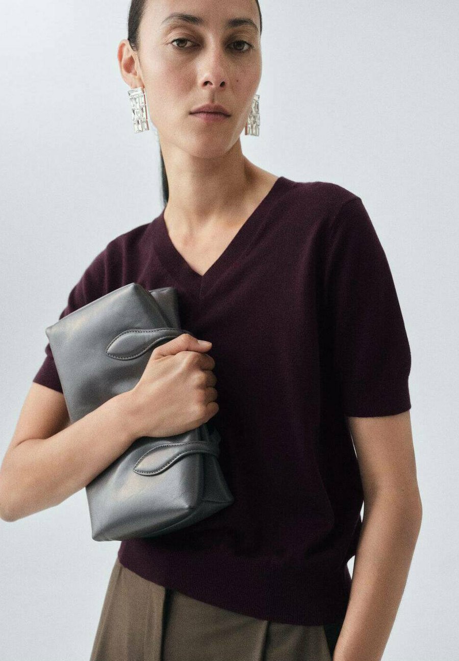 Футболка Mango Basic T-shirt, Boredaux/Bordeaux, Красный, Футболка Mango Basic T-shirt, Boredaux/Bordeaux
Футболка Mango Basic T-shirt, Boredaux/Bordeaux, Красный, Футболка Mango Basic T-shirt, Boredaux/Bordeaux