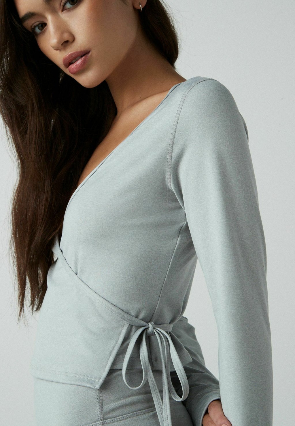 Топ с длинными рукавами REGULAR FIT YOGA WRAP Next, серый
Топ с длинными рукавами REGULAR FIT YOGA WRAP Next, серый