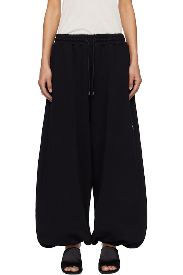 Свободные спортивные штаны бонтан Lu'U Dan, черный
Свободные спортивные штаны бонтан Lu'U Dan, черный