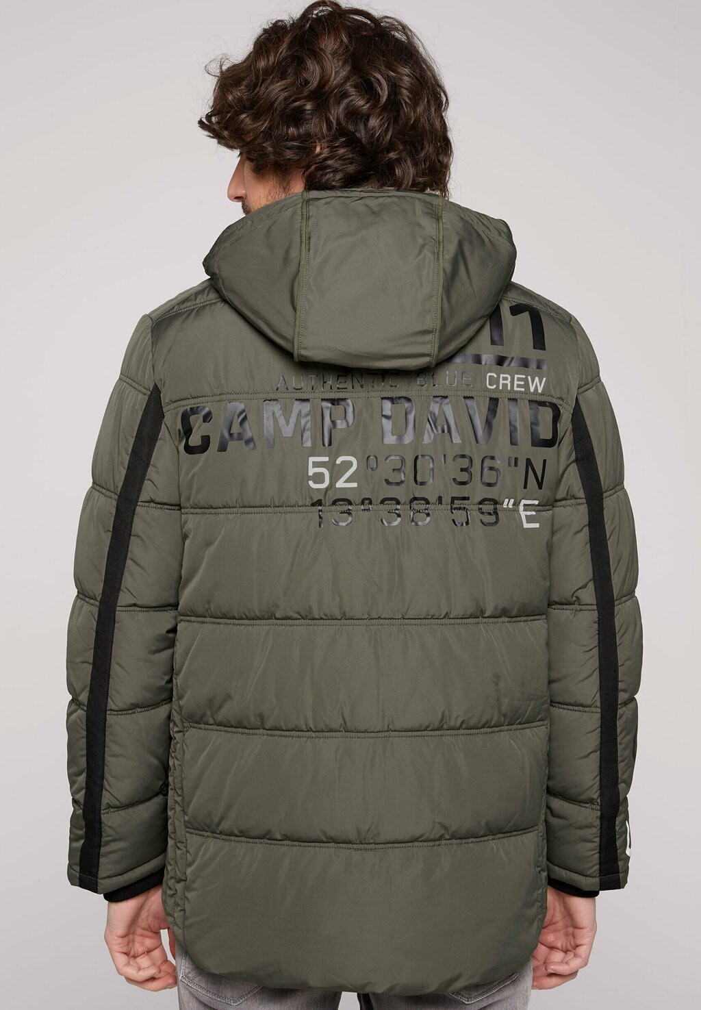 Зимняя куртка LANGE MIT KAPUZE UND RÜCKEN-ARTWORK Camp David, хаки
Зимняя куртка LANGE MIT KAPUZE UND RÜCKEN-ARTWORK Camp David, хаки
