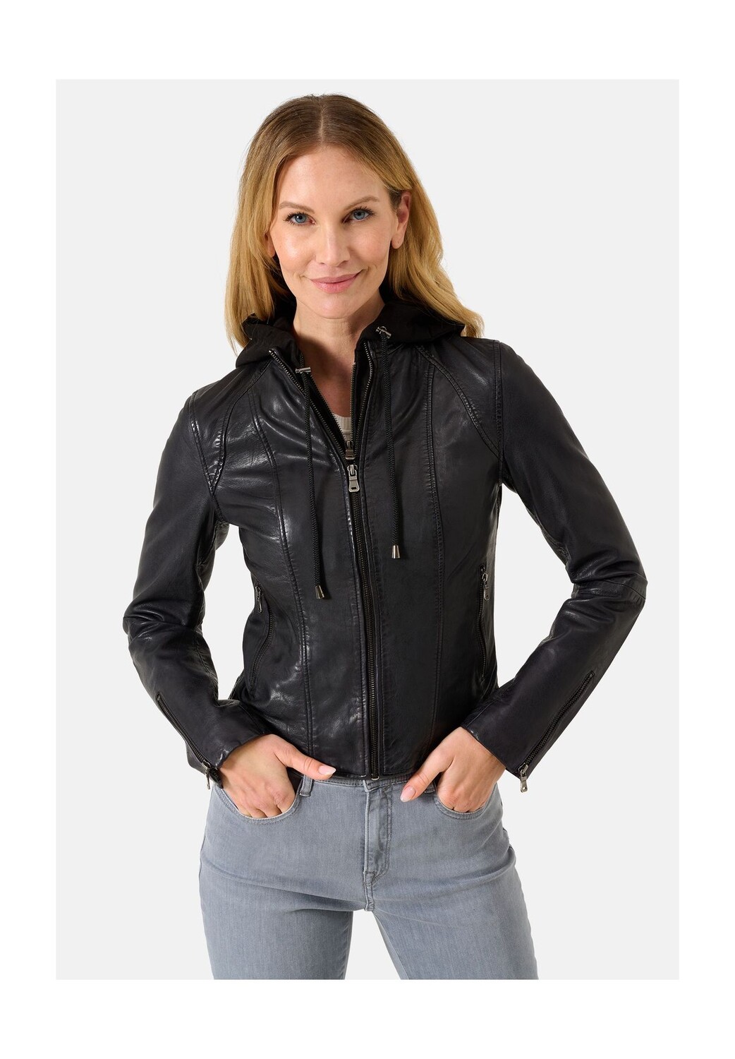 Женская кожаная куртка Далия со съемным капюшоном RICANO, черный
Женская кожаная куртка Далия со съемным капюшоном RICANO, черный