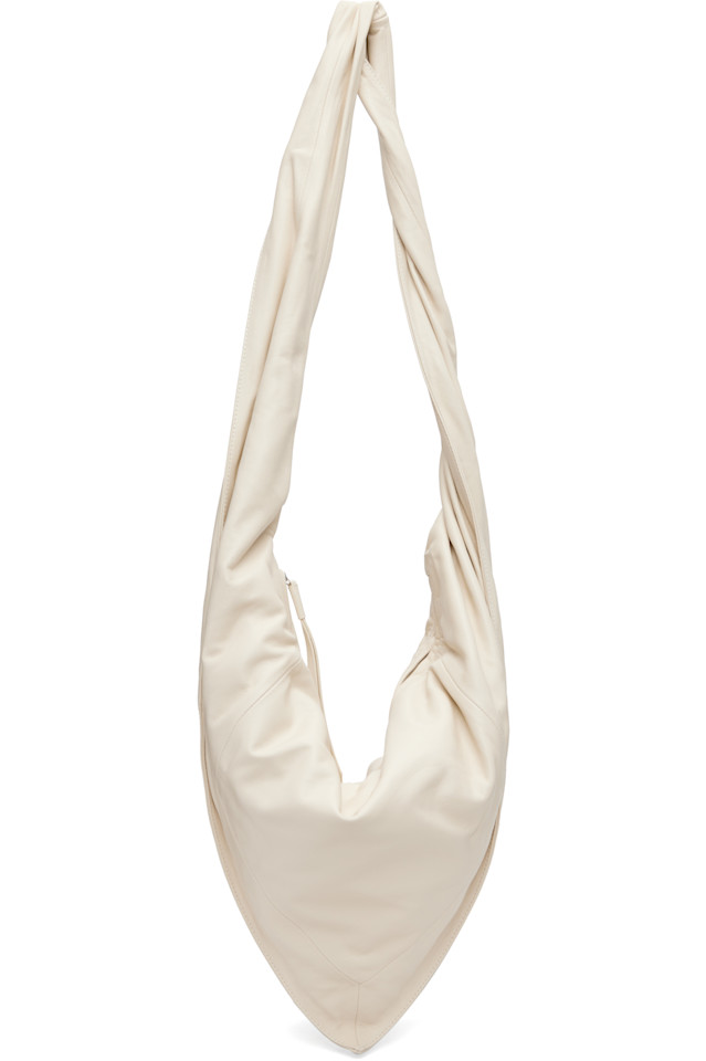 Маленькая сумка с удлиненной ручкой в виде шарфа Lemaire, Off-White
Маленькая сумка с удлиненной ручкой в виде шарфа Lemaire, Off-White