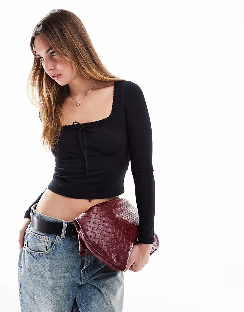 Топ Cotton On Annie с кружевом, V-образным вырезом и длинными рукавами черного цвета Cotton:On
Топ Cotton On Annie с кружевом, V-образным вырезом и длинными рукавами черного цвета Cotton:On