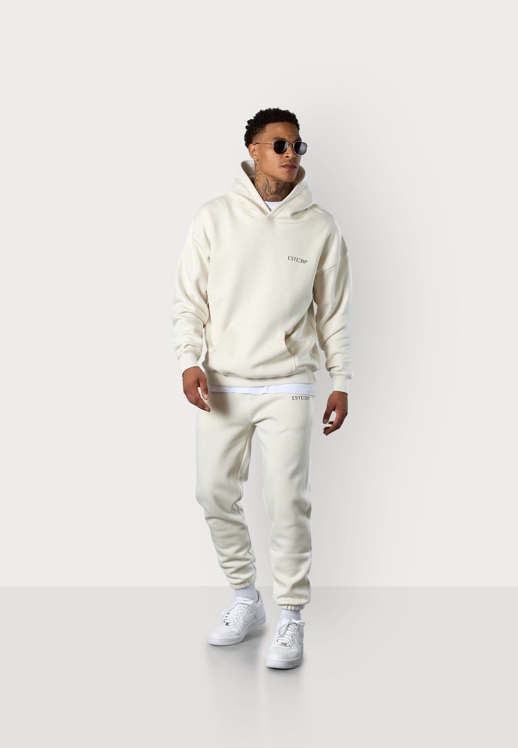 Толстовка с капюшоном DISCREET OVERSIZED ESTEEM, молочный
Толстовка с капюшоном DISCREET OVERSIZED ESTEEM, молочный