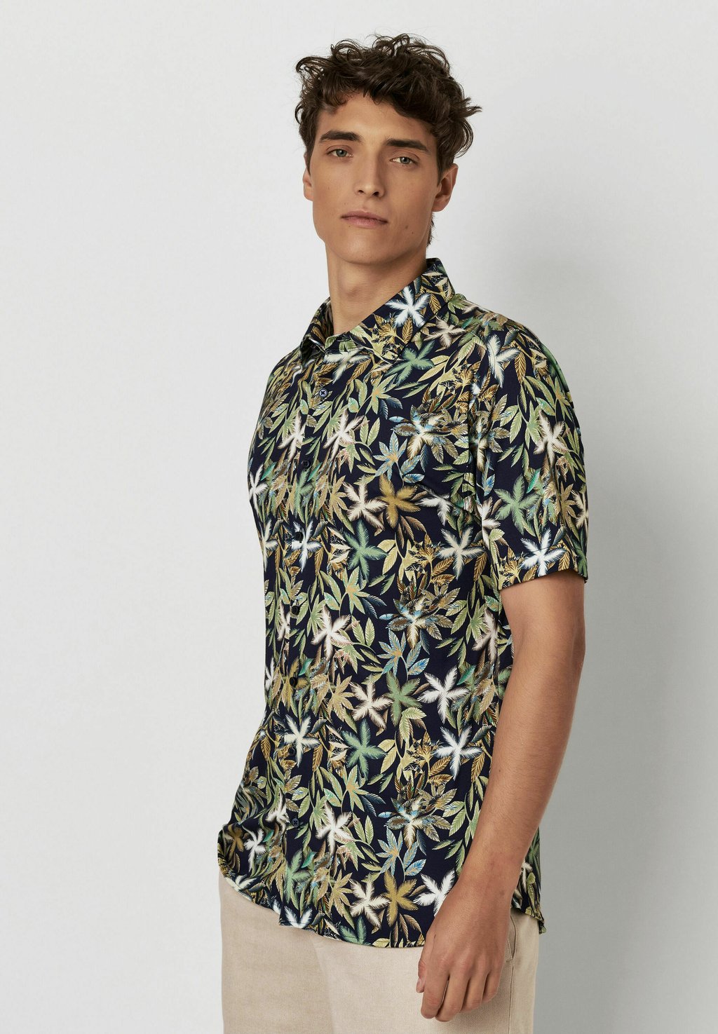 Рубашка DESOTO, темно-синий
Рубашка DESOTO, темно-синий