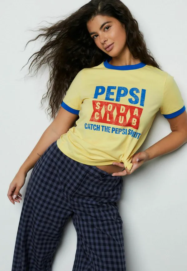 Футболка стандартного кроя с графическим принтом pepsi и лицензионной символикой. Next, Yellow, Желтый, Футболка стандартного кроя с графическим принтом pepsi и лицензионной символикой. Next, Yellow
Футболка стандартного кроя с графическим принтом pepsi и лицензионной символикой. Next, Yellow, Желтый, Футболка стандартного кроя с графическим принтом pepsi и лицензионной символикой. Next, Yellow