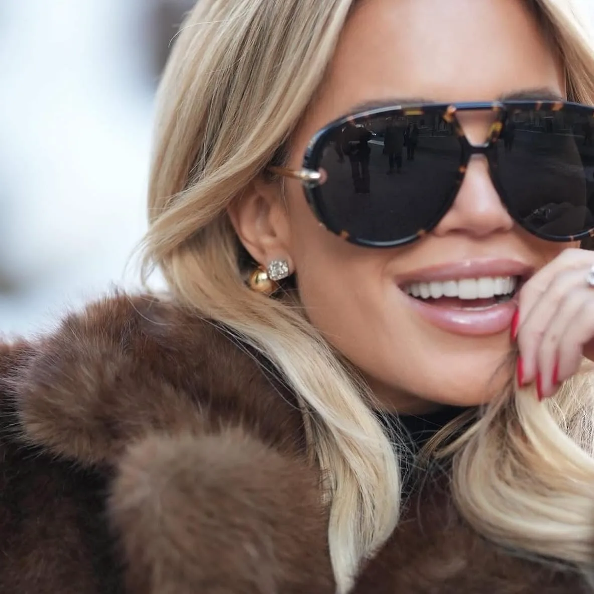 Винтажные большие серьги-авиаторы, солнцезащитные очки для женщин и мужчин, модные ретро-очки в стиле 70-х годов с крупной оправой MJEBT, A1 Black/Light Brown
Винтажные большие серьги-авиаторы, солнцезащитные очки для женщин и мужчин, модные ретро-очки в стиле 70-х годов с крупной оправой MJEBT, A1 Black/Light Brown