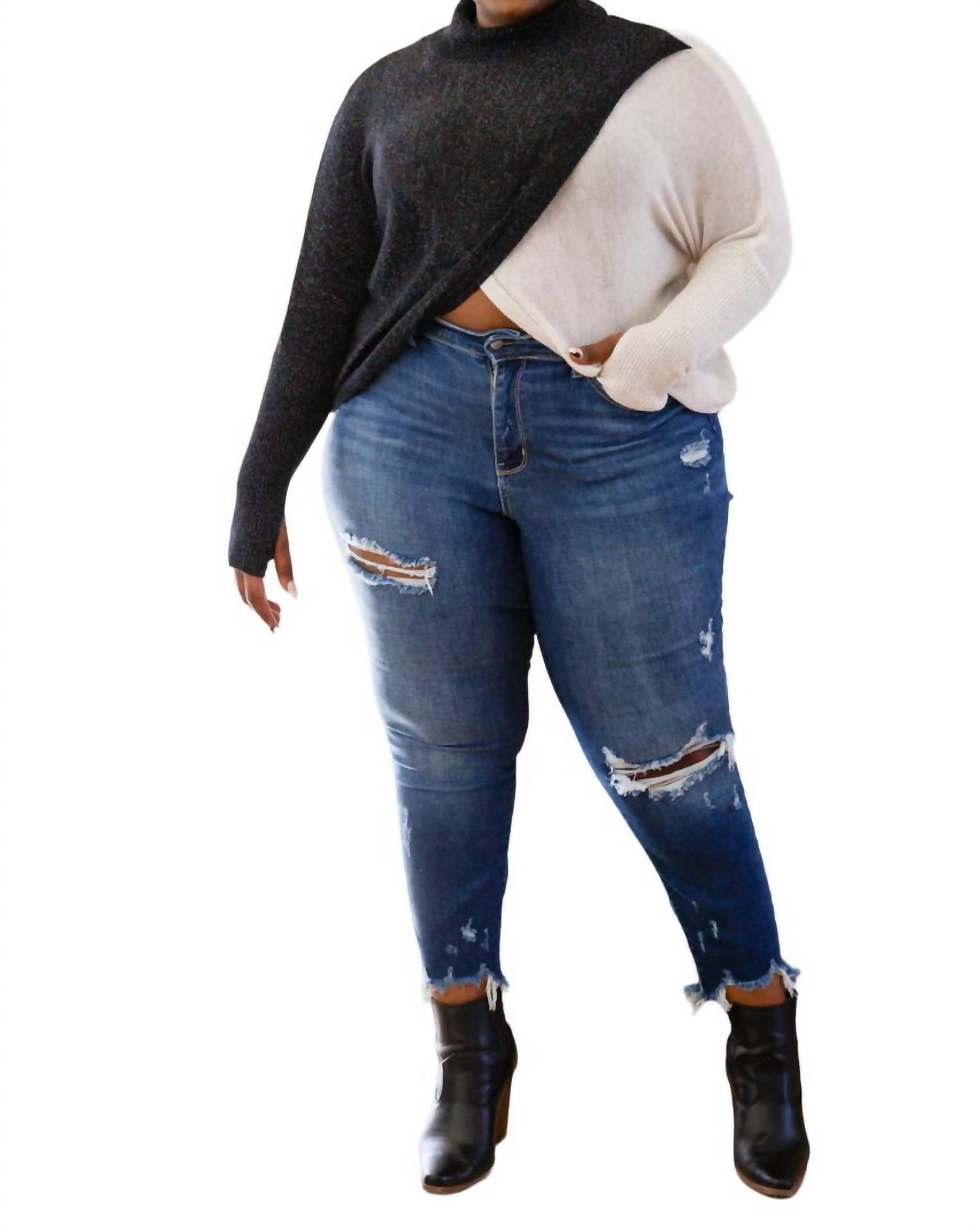 143 STORY Невозможно устоять перед этим сверкающим свитером с цветовыми блоками черного цвета
143 STORY Невозможно устоять перед этим сверкающим свитером с цветовыми блоками черного цвета