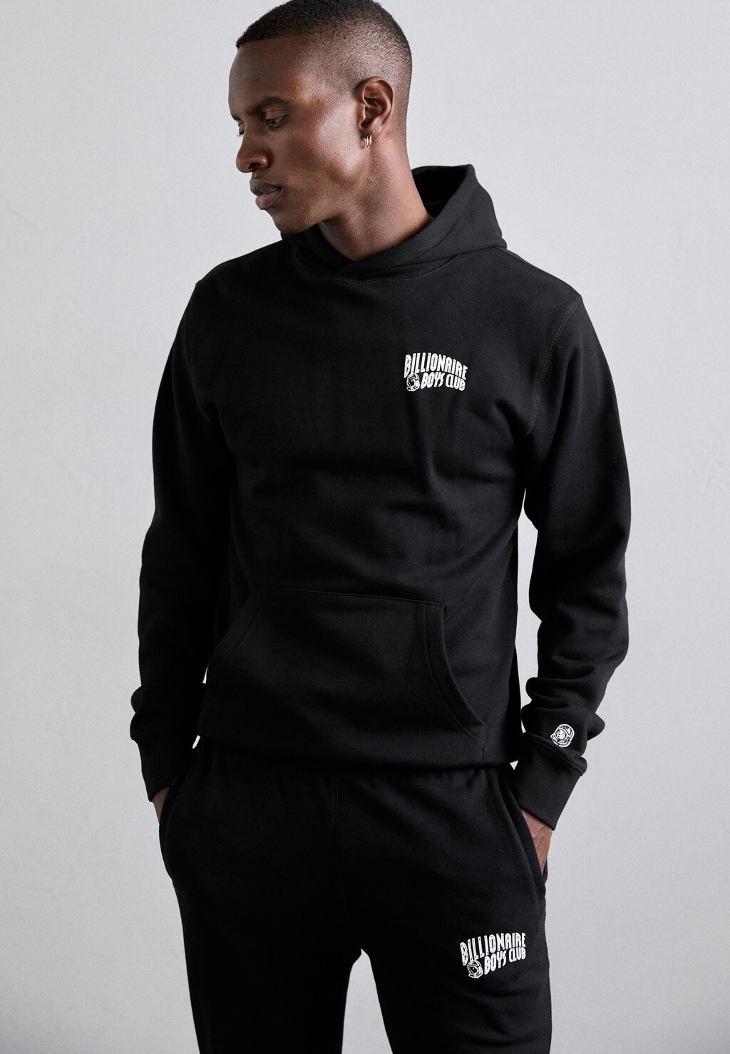 Спортивные брюки SMALL ARCH LOGO Billionaire Boys Club, черный
Спортивные брюки SMALL ARCH LOGO Billionaire Boys Club, черный